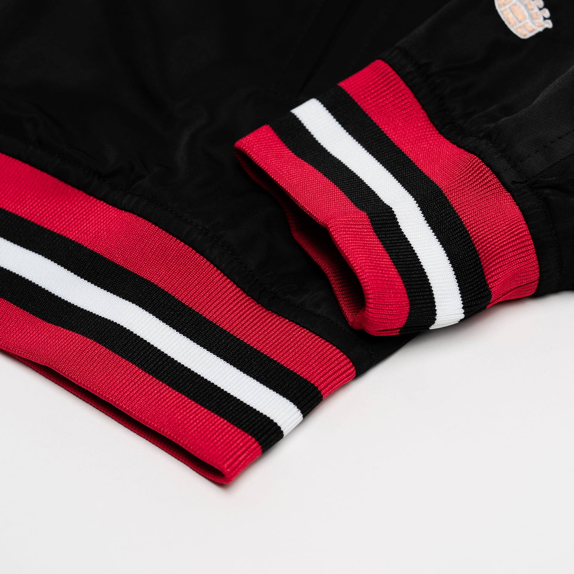 Vintage Cincinnati Bearcats 90s Bomber Jacket with Iconic Logo
