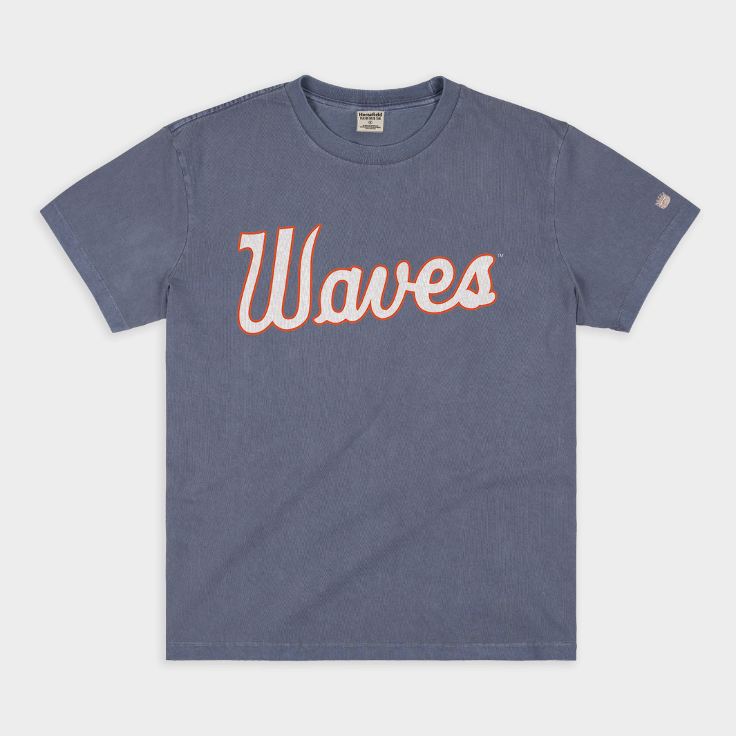 Vintage Pepperdine Waves 70s Basketball Script Heavyweight Tee - A Must-Have for Fans!