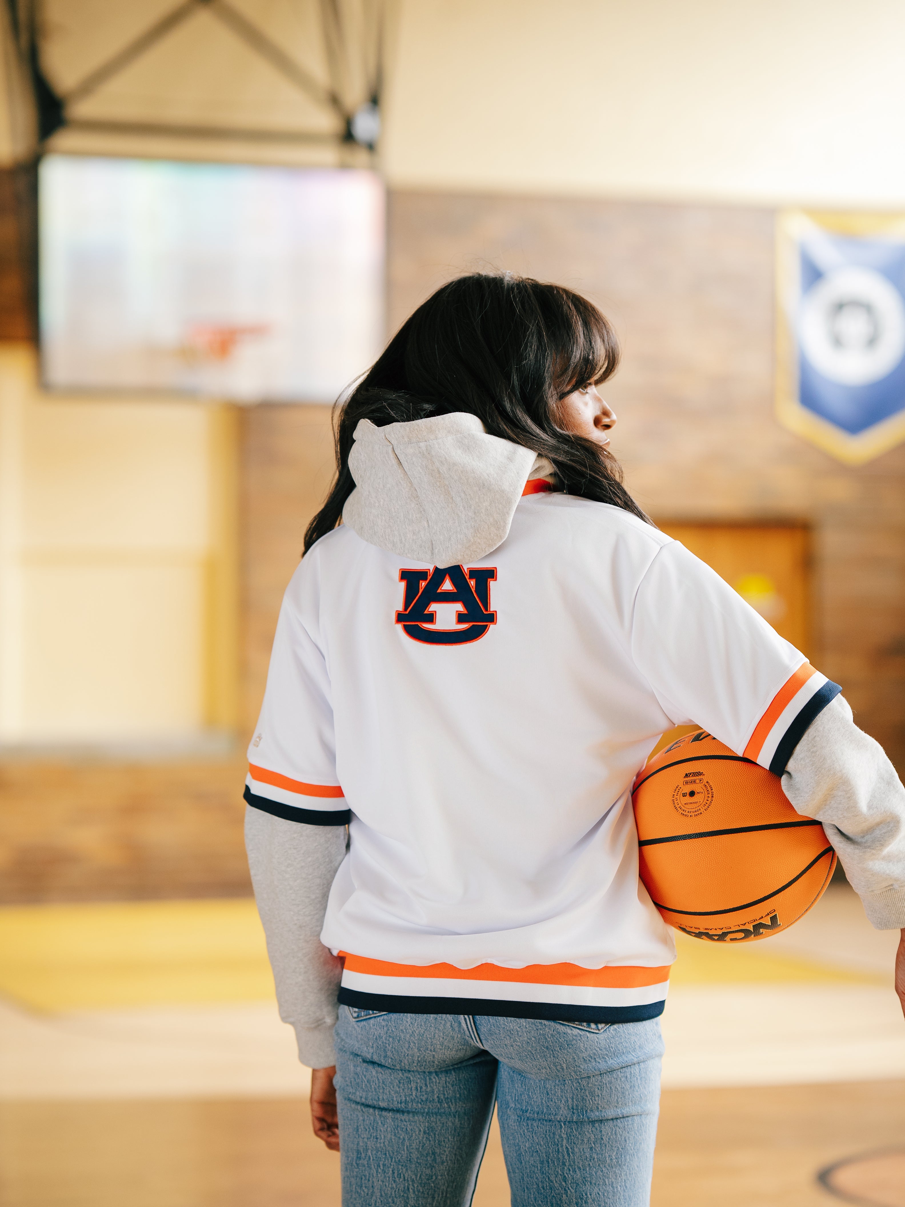 Auburn Tigers' Nostalgic 1980s Shooting Shirt - Tribute to Charles Barkley