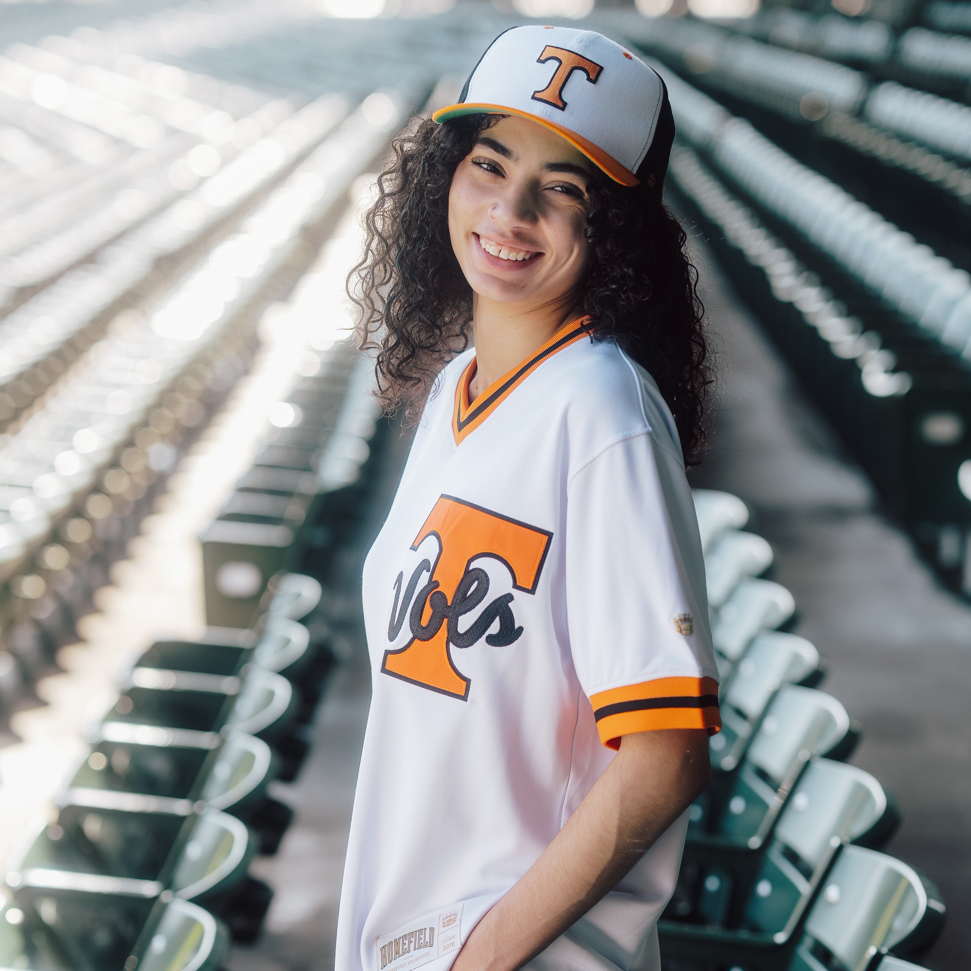 Vintage Tennessee Volunteers 1970s Baseball-Inspired Pullover - A Must-Have!