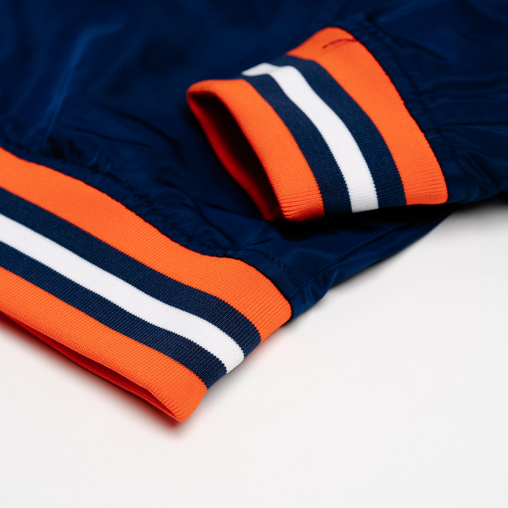 Auburn Tigers Retro War Eagle Logo Bomber Jacket - A Must-Have for Fans!