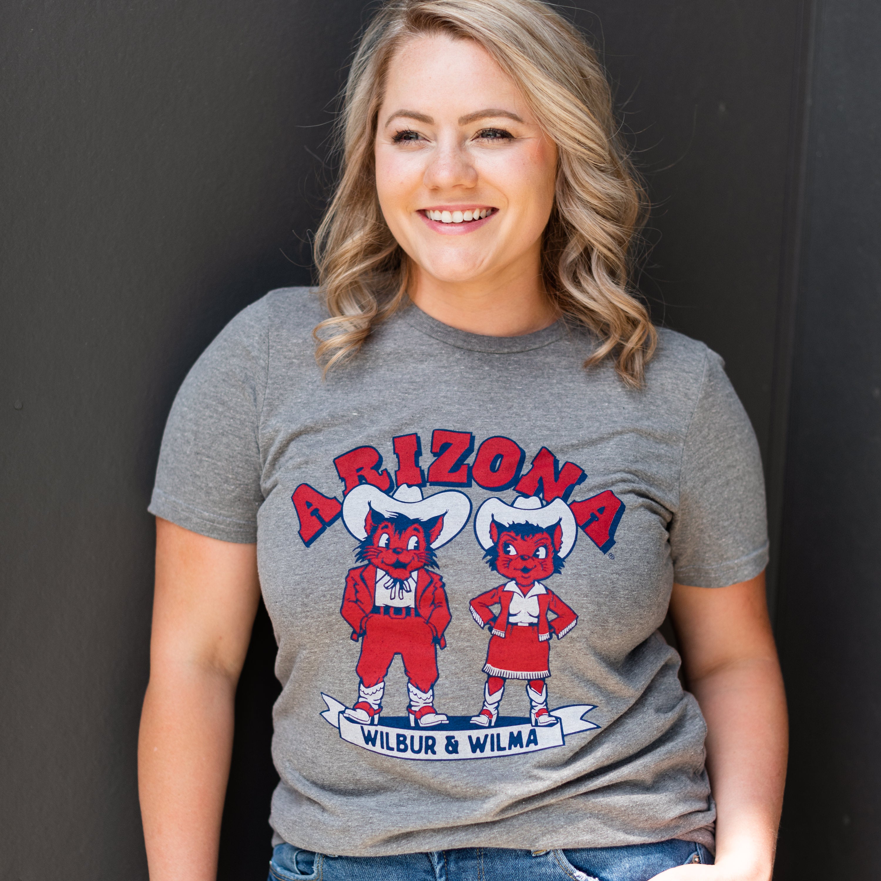 Charming Vintage Wilbur + Wilma Arizona Tee - A Must-Have!