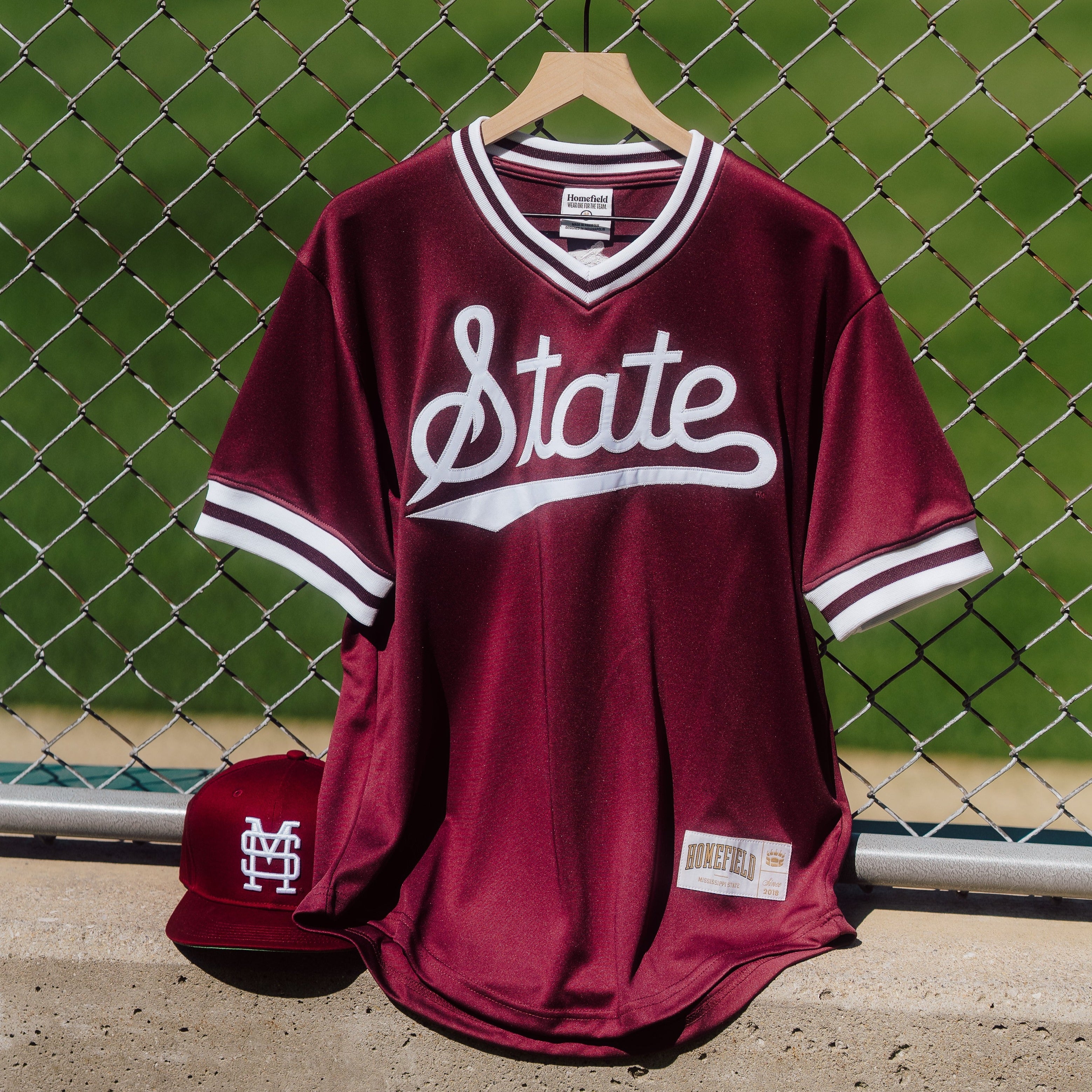 Mississippi State's Iconic Baseball Pullover - A Must-Have!