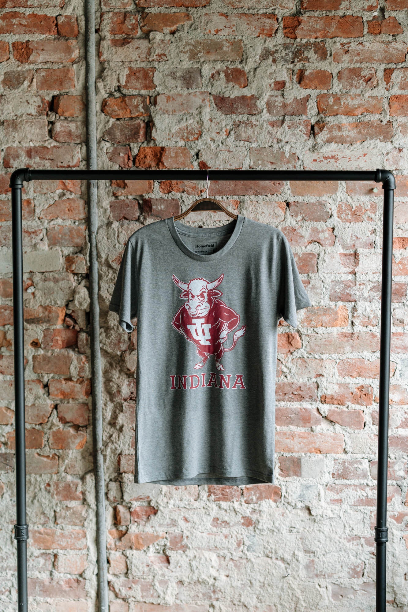Vintage IU Hoosiers Bison-Inspired Women's Tee - A Must-Have!